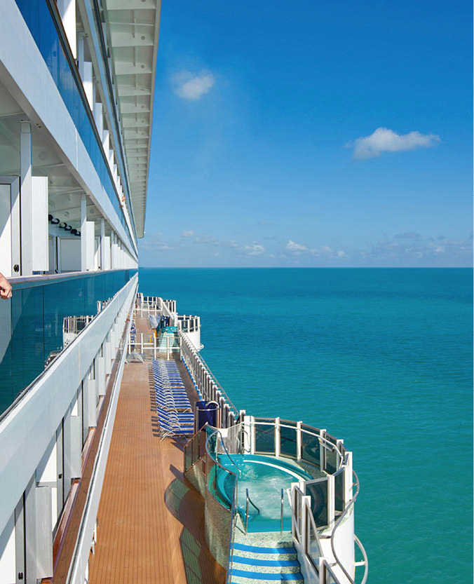 CL_StRm_BalconyFamily02_BerlitzCruiseGuide_EC